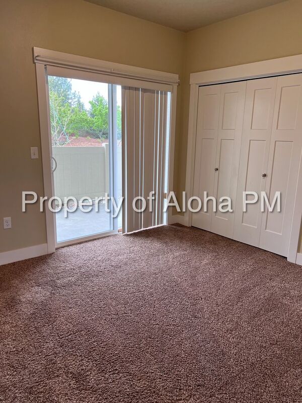 Don't miss this beautifully 3 bedroom spacious townhome in Columbia Village! property image