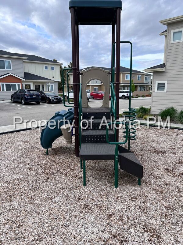 Don't miss this beautifully 3 bedroom spacious townhome in Columbia Village! property image