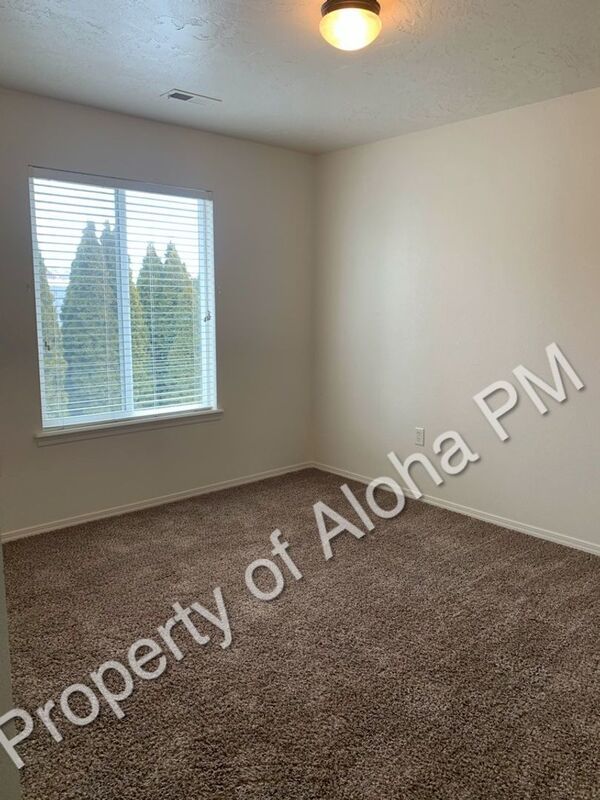 Comfy 2 Bedroom 2 Bathroom off of Pine in Meridian! property image