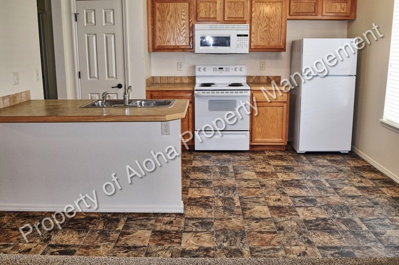 Comfy 2Bed/2Bath off of Pine in Meridian! property image