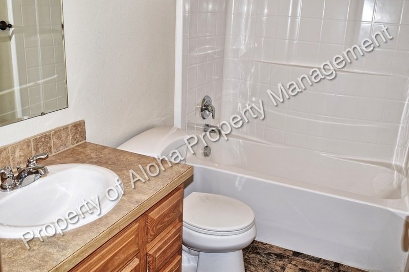 Comfy 2Bed/2Bath off of Pine in Meridian! property image