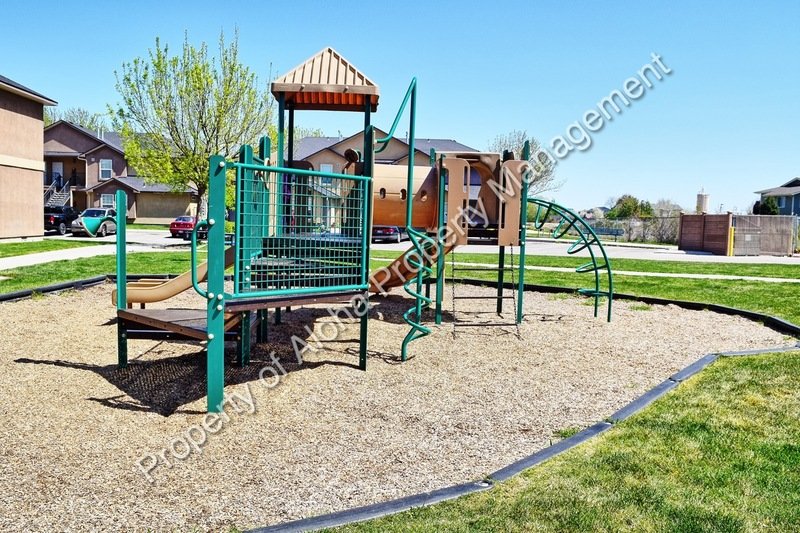 Comfy 2Bed/2Bath off of Pine in Meridian! property image