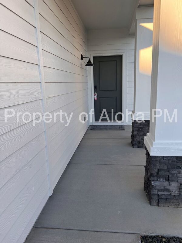 Brand New 3 bed 2.5 Bath property image