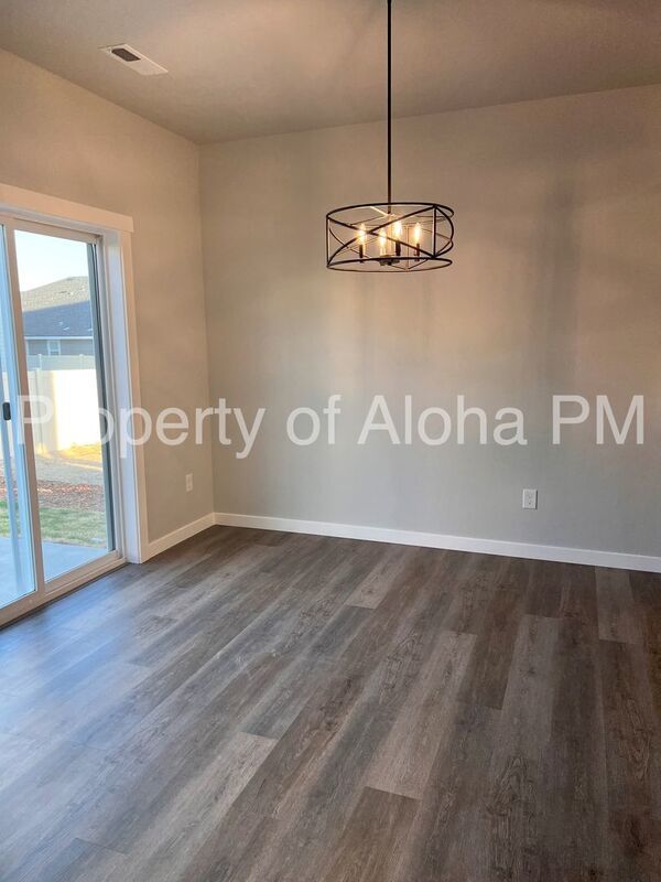 Brand New 3 bed 2.5 Bath property image