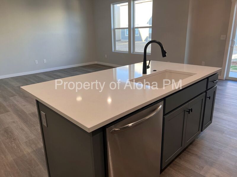 Brand New 3 bed 2.5 Bath property image