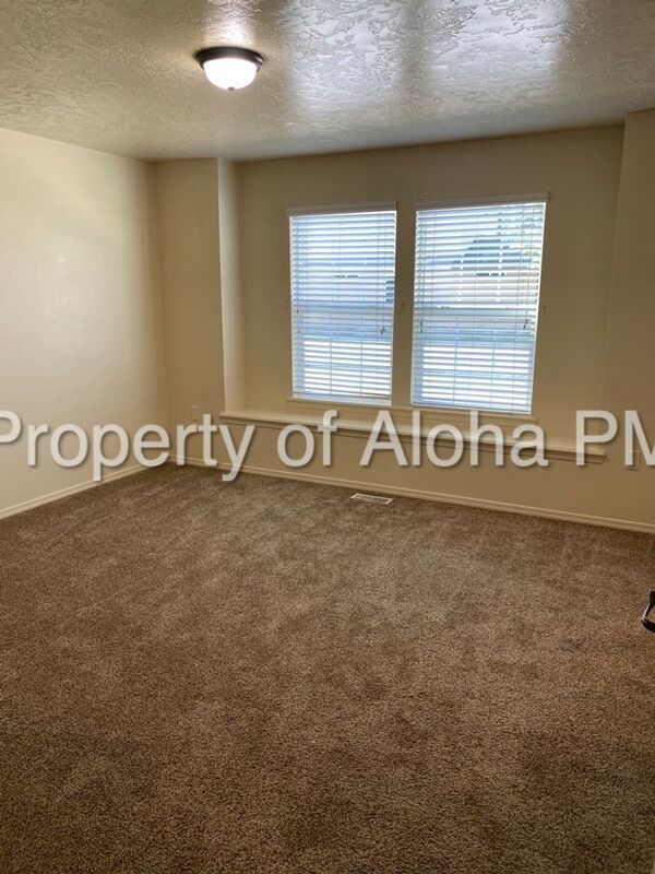 Roomy 3 Bedroom 2 Bathroom off of Pine in Meridian! property image