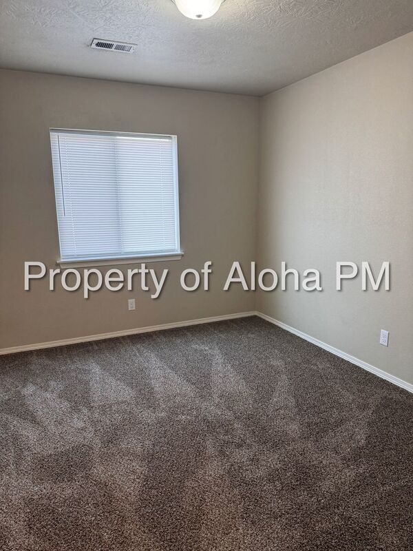 Conveniently located 2 bed 2 bath in Boise! property image