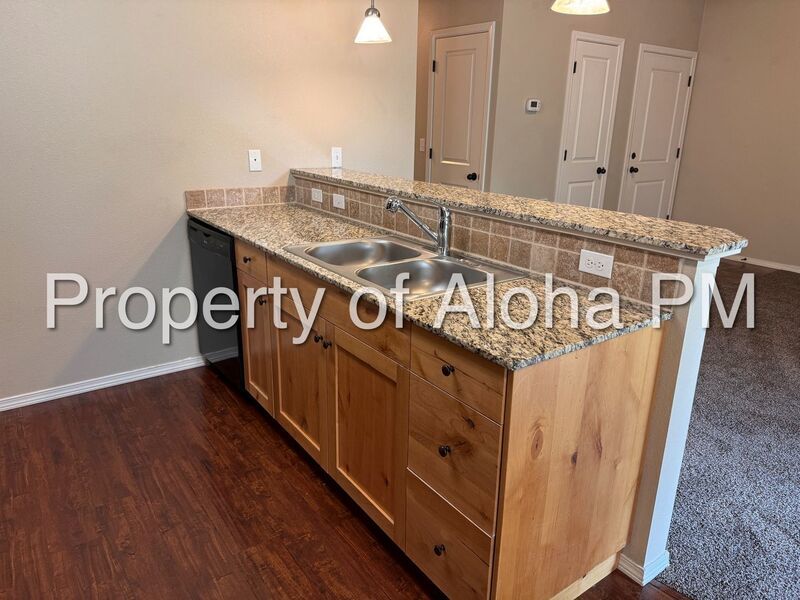 Conveniently located 2 bed 2 bath in Boise! property image
