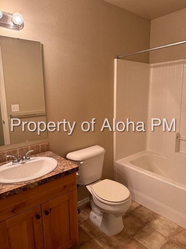 Conveniently located 2 bed 2 bath in Boise! property image