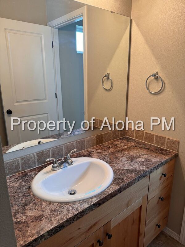 Conveniently located 2 bed 2 bath in Boise! property image