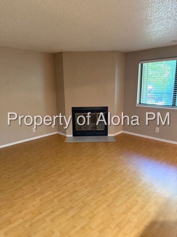 DELIGHTFUL SECLUSION! 1 BED 1 BATH IN A GREAT LOCATION! property image