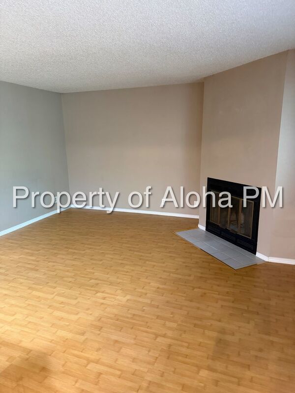 DELIGHTFUL SECLUSION! 1 BED 1 BATH IN A GREAT LOCATION! property image