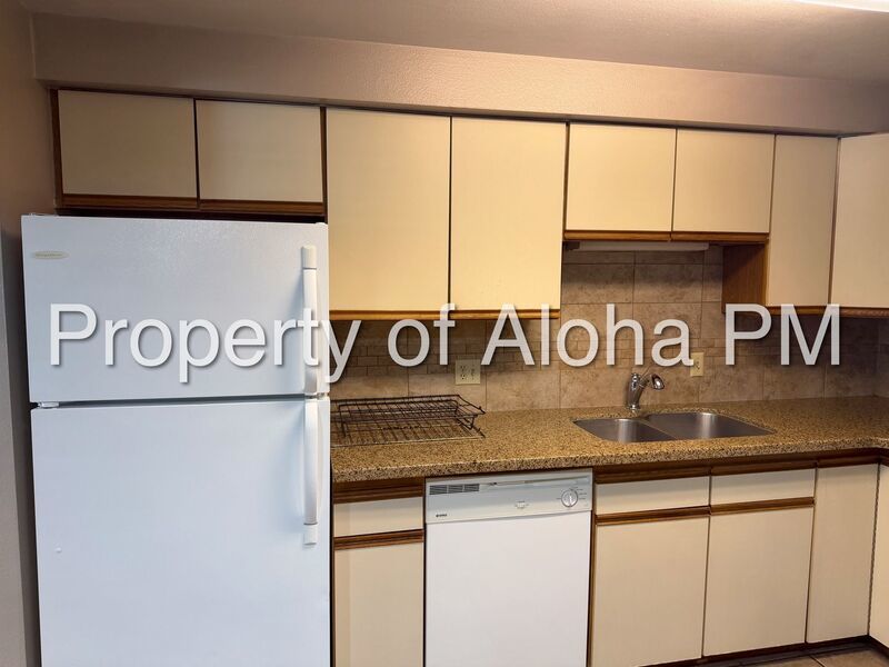 DELIGHTFUL SECLUSION! 1 BED 1 BATH IN A GREAT LOCATION! property image