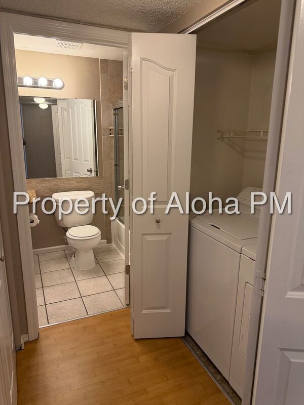 DELIGHTFUL SECLUSION! 1 BED 1 BATH IN A GREAT LOCATION! property image