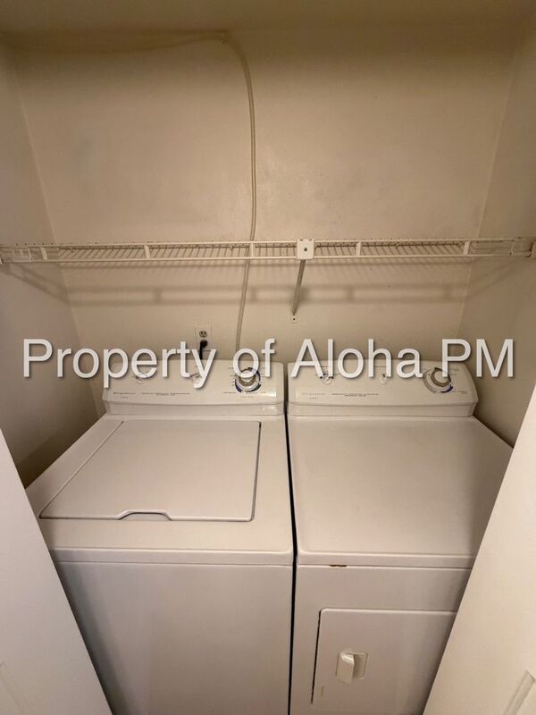 DELIGHTFUL SECLUSION! 1 BED 1 BATH IN A GREAT LOCATION! property image