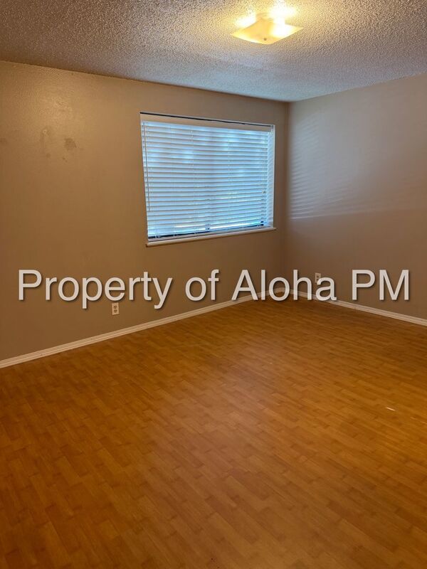 DELIGHTFUL SECLUSION! 1 BED 1 BATH IN A GREAT LOCATION! property image