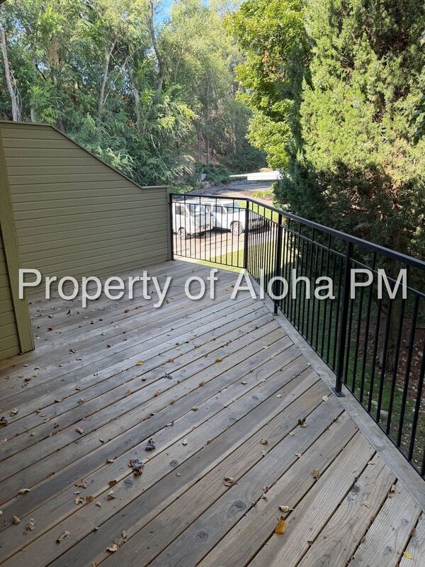DELIGHTFUL SECLUSION! 1 BED 1 BATH IN A GREAT LOCATION! property image