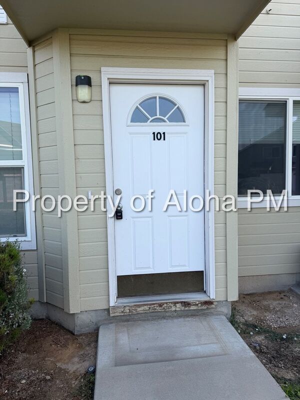 Cozy 2 bedroom, 1.5 bath townhome-style apartment in Nampa property image
