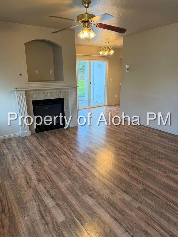 Cozy 2 bedroom, 1.5 bath townhome-style apartment in Nampa property image