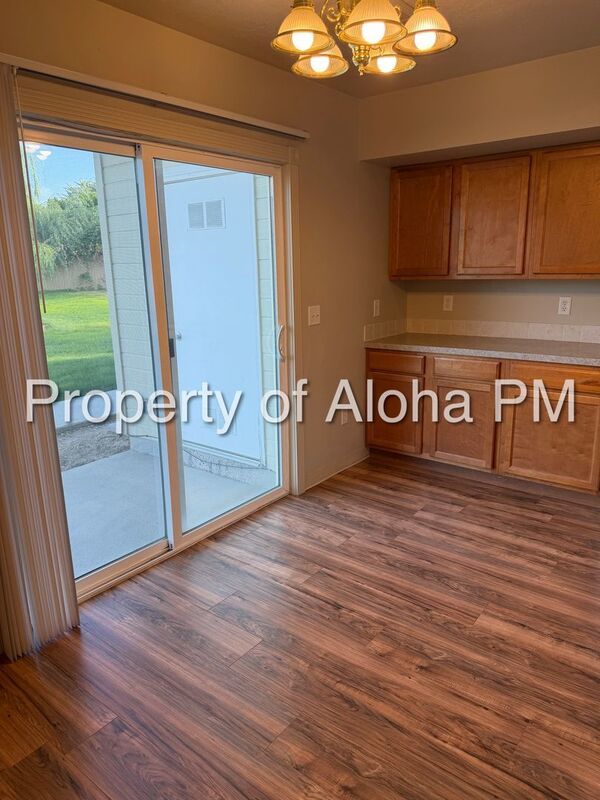 Cozy 2 bedroom, 1.5 bath townhome-style apartment in Nampa property image