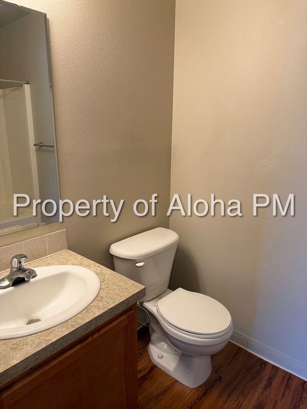 Cozy 2 bedroom, 1.5 bath townhome-style apartment in Nampa property image
